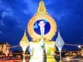 บันทึกภาพประทับใจ เดินชมไฟประดับ ระยิบระยับถนนราชดำเนิน