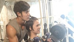 (คลิป) แมน การิน & เกล เวธกา โชว์ท่าซิทอัพสุดแซ่บ ใครใจไม่แข็งพอ นี่มีพาขึ้นห้อง