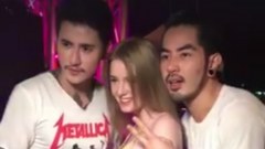 เจสซี่วาร์ด กับ2หนุ่ม DJ เจฟฟี่ และ MC มังกร แดนซ์สุดแซ่บ คนดูแล้วกว่าล้านครั้ง