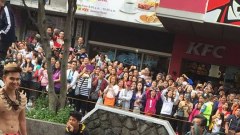 ฟินมากมาย ผู้ชายเกรดพรีเมี่ยมที่เทศกาลพื้นบ้าน Panagbenga ฟิลิปปินส์