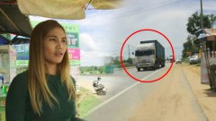 จัญไรของแท้!!! "สาวร้านลาบ" ช็อก! หนุ่มรถบรรทุก-แวะจอด! "บอกรถเสีย" ก่อนใช้เธอไปเอาไขควงหน้ารถ จู่ๆคว้ามีดขู่-จับแก้ผ้า จนเธอต้องยอม??