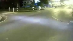 กระบะปลาชนสนั่นกลางสี่แยก บาดเจ็บ 11 รายไม่มีใครเบรคเลย