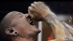 รวมภาพสุดประทับใจและเพลงยอดฮิตตลอดกาลของ “Chester Bennington” นักร้องนำแห่งวง “Linkin Park”