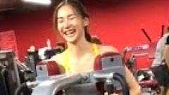 สาวๆ ที่อยากออกกำลังกายที่ฟิตเนสไม่รู้จะออกยังไง เริ่มยังไงเอางี้เล่นท่ารวมหุ่นก็เป่ะได้