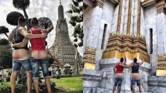 อุบาทว์มากนักท่องเที่ยวชาวเกย์!! โซเชียลระอุ 2 ฝรั่งโชว์บั้นท้ายถ่ายรูปคู่พระปรางค์วัดอรุณ