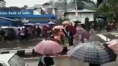 จัดให้หนัก!! สองหนุ่มขยี้กามสาว โดนชาวบ้านประชาทัณฑ์ จับแก้ผ้าแห่ประจานรอบหมู่บ้าน ให้มันสาสมกับสิ่งที่ทำ!!