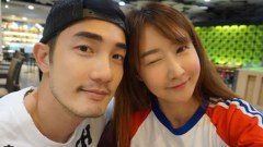 น่ารักไปอี้ก “อ้วน รังสิต” โชว์คลิป บั้นท้ายภรรยา ตูดน่าเตะจุง