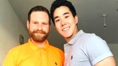 ความคิดถึงมันห้ามไม่ไหว! เขื่อนกระโดดขี่หลังแฟนหนุ่ม หลังไม่ได้เจอกันนาน