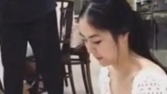 แซ่บมาก พีค โชว์ลีลาโขลกพริกแกง แซ่บสะท้านครัว ขยับนิดหน่อยก็เซ็กซี่แล้ว ใจสั่นทั้งโซเชียล (คลิป)
