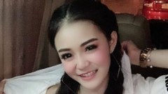 เปิดภาพ ลำไย ไหทองคำ สวมชุดว่ายน้ำ อวดหุ่นแซ่บ ริมสระน้ำ