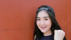 เปิดวาร์ป พริตตี้สาวที่โอนเงินให้สามีไป "ลงอ่าง" แบบ "อ่างรวม" อะไรจะใจดีปานนั้น