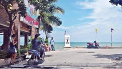 อุจาดลูกตา สาวนั่งเปลือยกายถ่ายรูปอล่างฉ่าง โชว์ว่อนโซเชียลที่สัตหีบ