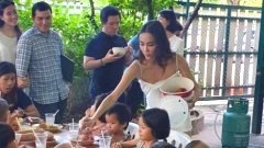 กิ๊บซี่ โดนดราม่าจนได้ ปมแต่งตัวไปทำบุญบ้านเด็กกำพร้า (ภาพ)