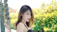 "แอปเปิ้ล" อุ้มท้องถ่าย บิกินี่ ออร่าเปล่งประกาย สไตล์คุณแม่