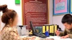 พริตตี้สาว โดนแฟนซ้อมปางตาย บีบคอชิงทองนับแสน