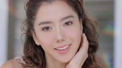 เปิดลุคการแต่งตัว ไอซ์ อภิษฎา ที่ใส่ไปทำงาน