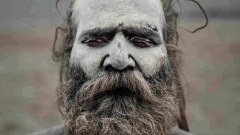 เผยเรื่องราวและภาพถ่ายที่น่าทึ่งของนักบวชนิกายอโฆรี (Aghori) นักบวชผู้กินเนื้อศพ สูบกัญชาบำเพ็ญเพียรเพื่อบรรลุธรรม
