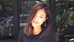 แม้จะใส่ชุดคลุมเรียบร้อย แต่ความเซ็กซี่ของสาว “ยิปซี” ก็ยังทะลุออกมาเลยค๊า