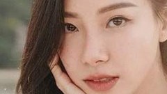 โอ๊ยแซ่บ!! รู้นะซูมอะไรกัน “ทับทิม มัลลิกา” สวมวันพีซเว้าด้านข้าง จนเต้าโผล่!