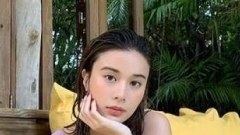 เก้า สุภัสสรา ปล่อยภาพใส่ชุดว่ายน้ำสีม่วง ยอดไลค์พุ่ง