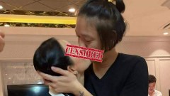 ดูดดื่มความรัก!! รักยังหวานฉ่ำ "จิน" จูบปาก "หนิง" เป็นของขวัญวันเกิดครบ 41 ปี