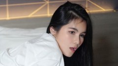 "แนท เกศริน" โชว์หวิว นั่งอ้ารับลม มาเป็นพูเลย