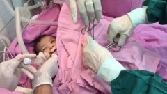 แม่วัยใสอายุ 15 ปี คลอดลูกเอง ในห้องน้ำ ผ่านไป 1 ชั่วโมง ใช้กรรไกรแทงลูกตัวเอง เพราะอายไม่อยากให้เพื่อนรู้ว่ามีลูก