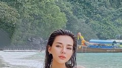 รับบทนางเงือก1 ดิว อริสรา เจ้าแม่ชุดว่ายน้ำของจริง !! ชวนหลงมาก สายตาแบบนี้ไม่มีใครต้านไหว