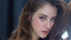 สวยจนจำแทบไม่ได้ ยอมแล้วจ้ากับภาพเซตนี้ของ #ใบเฟิร์นพิมพ์ชนก สายฝอมากกก สวย!