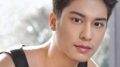 นักแสดงหนุ่มหล่อ ออกัส วชิรวิชญ์ หุ่นแซ่บ ซิกแพคแน่นมาก