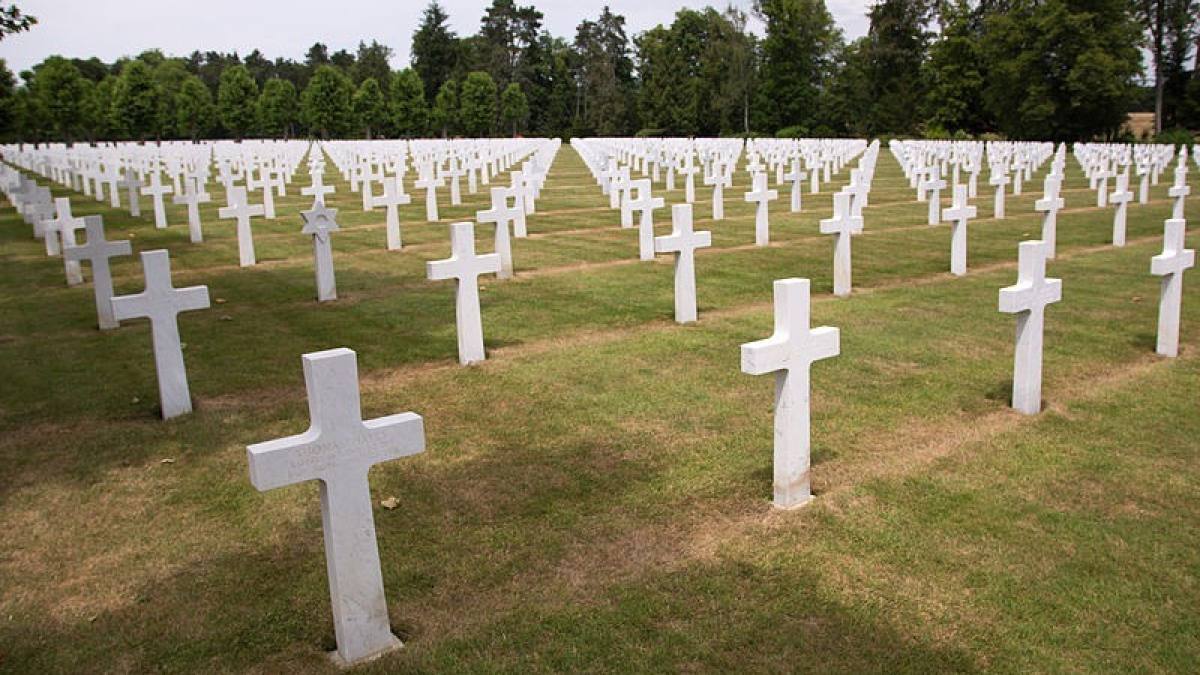 ความลับ 'Plot E' ของ Oise-Aisne American Cemetery