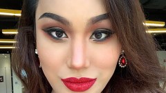 "แอนนา" เซเลบริตี้ชื่อดัง โพสต์ภาพชุดว่ายน้ำ วอนแฟนคลับ ตั้งชื่อท่าให้หน่อย