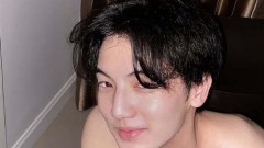 หล่อขาวตี๋!หน้าตาดี!ซิกแพคแน่น!แบบนี้ทางใครเชิญทางนี้จ้า!!!