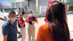 แซ่บเกินต้าน! สาวโนบราขายโตเกียว เผย "ใส่ชุดนี้แล้วขายดี" หนุ่มๆแห่อุดหนุนร้านแทบแตก