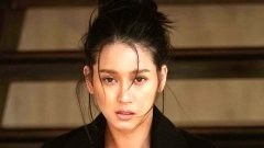 "โม อมีนา" อวดหุ่นสุดแซ่บ ถอดหมดชิ้นล่าง ไม่หวั่นแม้โดนด่า