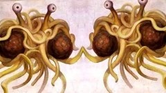 ปีศาจสปาเกตตีลอยฟ้า Flying Spaghetti Monster พระเจ้าตามความเชื่อของ ลัทธิพาสตาฟาเรียน ซึ่งเป็นศาสนาที่มีอยู่จริง