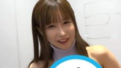 นางเอก AV ท้าไอดอล เอานมบีบขวด แล้วดื่มน้ำจากขวด