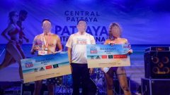 ชาวเน็ตแห่วิจารณ์!หนุ่มใจเด็ดสวมชุดแบบนี้ร่วมวิ่งงาน"Pattaya International Bikini Beach Race 2022"