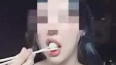 ไวรัลมาแรง "สาวไทยถอดเสื้อกินก๋วยเตี๋ยวข้างถนน"