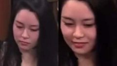 สาวแข่งไพ่เปิดนมโชว์ ผู้แข่งจิตใจหวั่นไหว ทำให้เสียสมาธิ