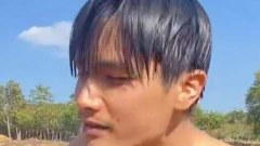 หนุ่มอัดคลิป โชว์กินมะม่วงแบบบ้านๆ งานดีทั้งตัว เห็นแล้วใจสั่นมาก