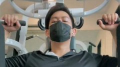 หนุ่มอัดคลิป ออกกำลังกายท่ายาก ทำได้ยังไง แข็งแรงมาก