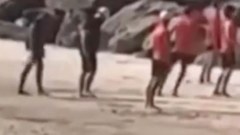 พบคู่รักซั่มกันบนหาดที่ออสเตรเลีย
