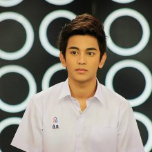 กัน The Star ในชุดนักเรียน