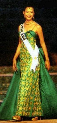 ปี 2000 กุลธิดา เย็นประเสิรฐ