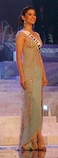 ปี 2004 เอมี่ มรกต