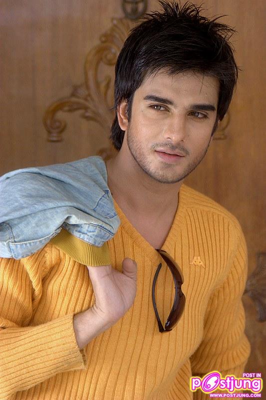 อิมราน อับบาส จาก ปากีสถาน