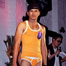 หนุ่มหล่อมาประชัน