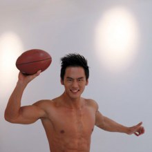 หล่อ เข้ม แข็ง แกร่ง