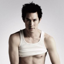 ภาพเปลือย อั้ต อัษฎา พานิชกุล